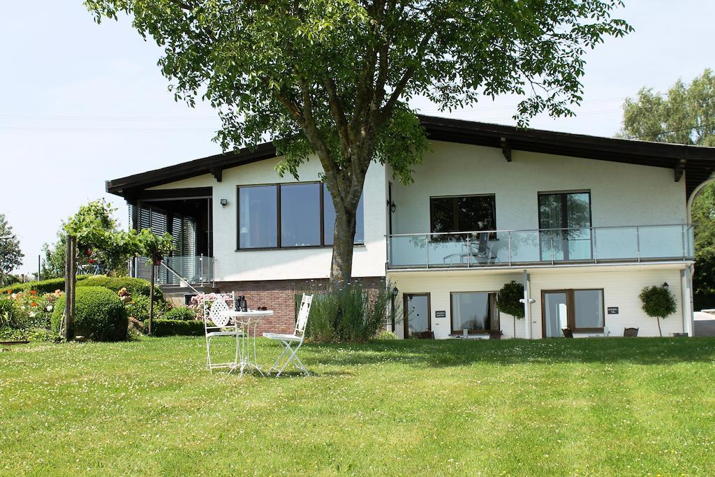 Ferienwohnungen Eifelblick Lutzerath Kültér fotó